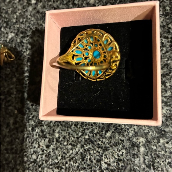 Turquoise and Gold Floral Ring - Picture 5 of 11